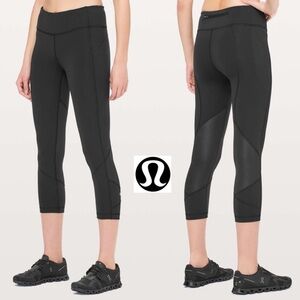 Lululemon Black Pace Rival Crop *Full-On Luxtreme 22" leggings size 6